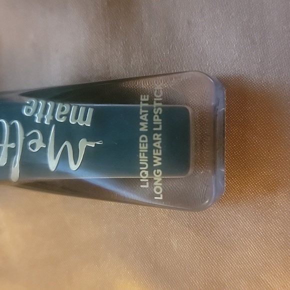 SWATCHED Too Faced Melted Matte Liquified Longwear Lipstick WICKED - Picture 3 of 4